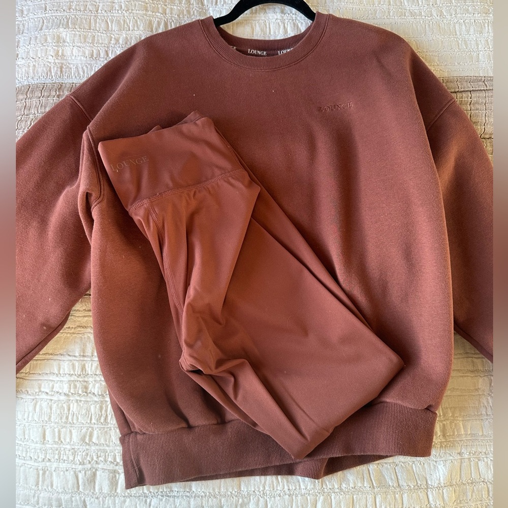 LOUNGE crew neck and leggings set